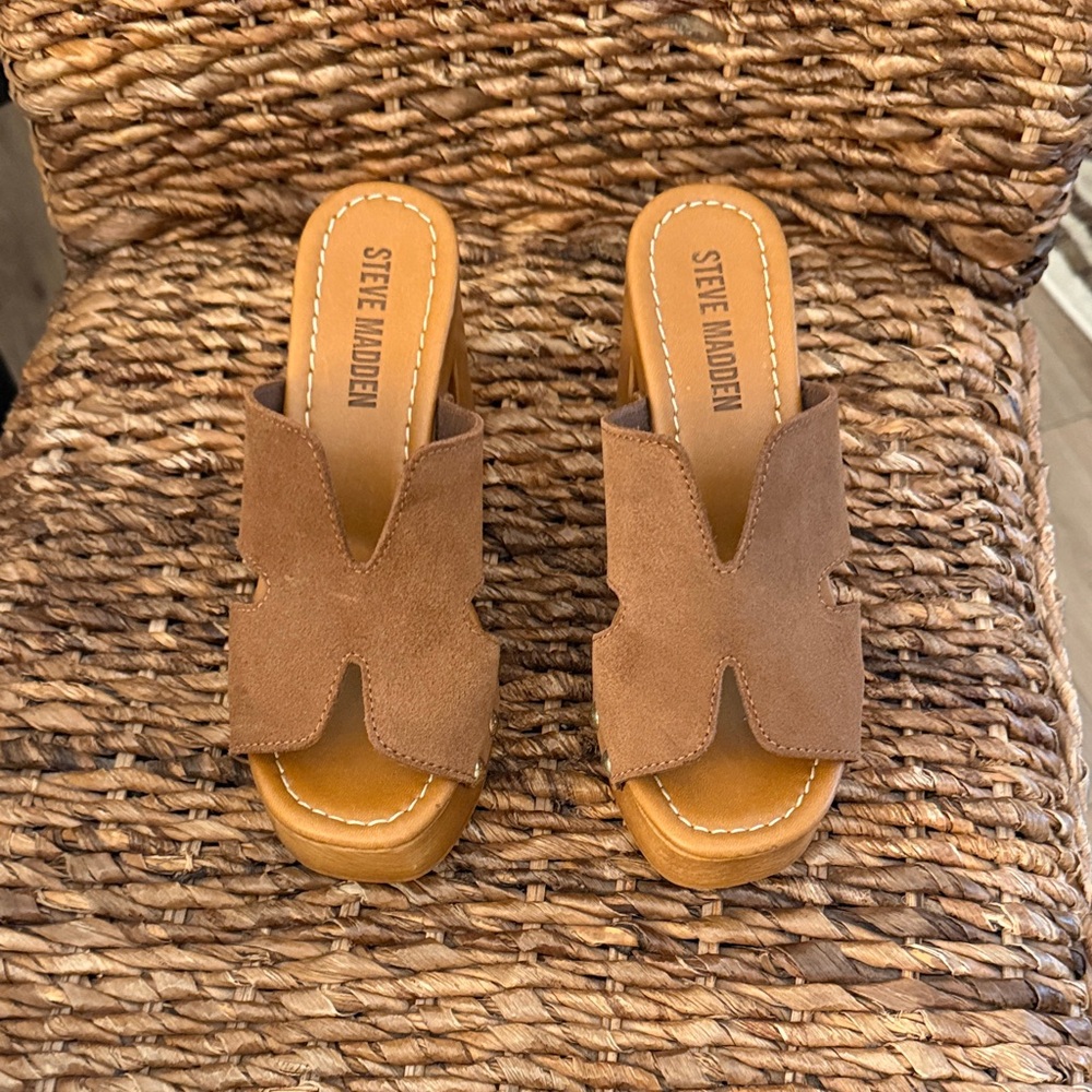Steve Madden Tan Suede Women's Clogs